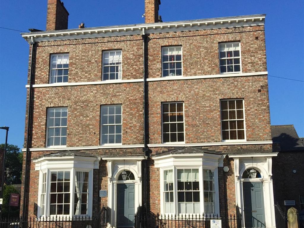Priory House Apartments York Exterior foto
